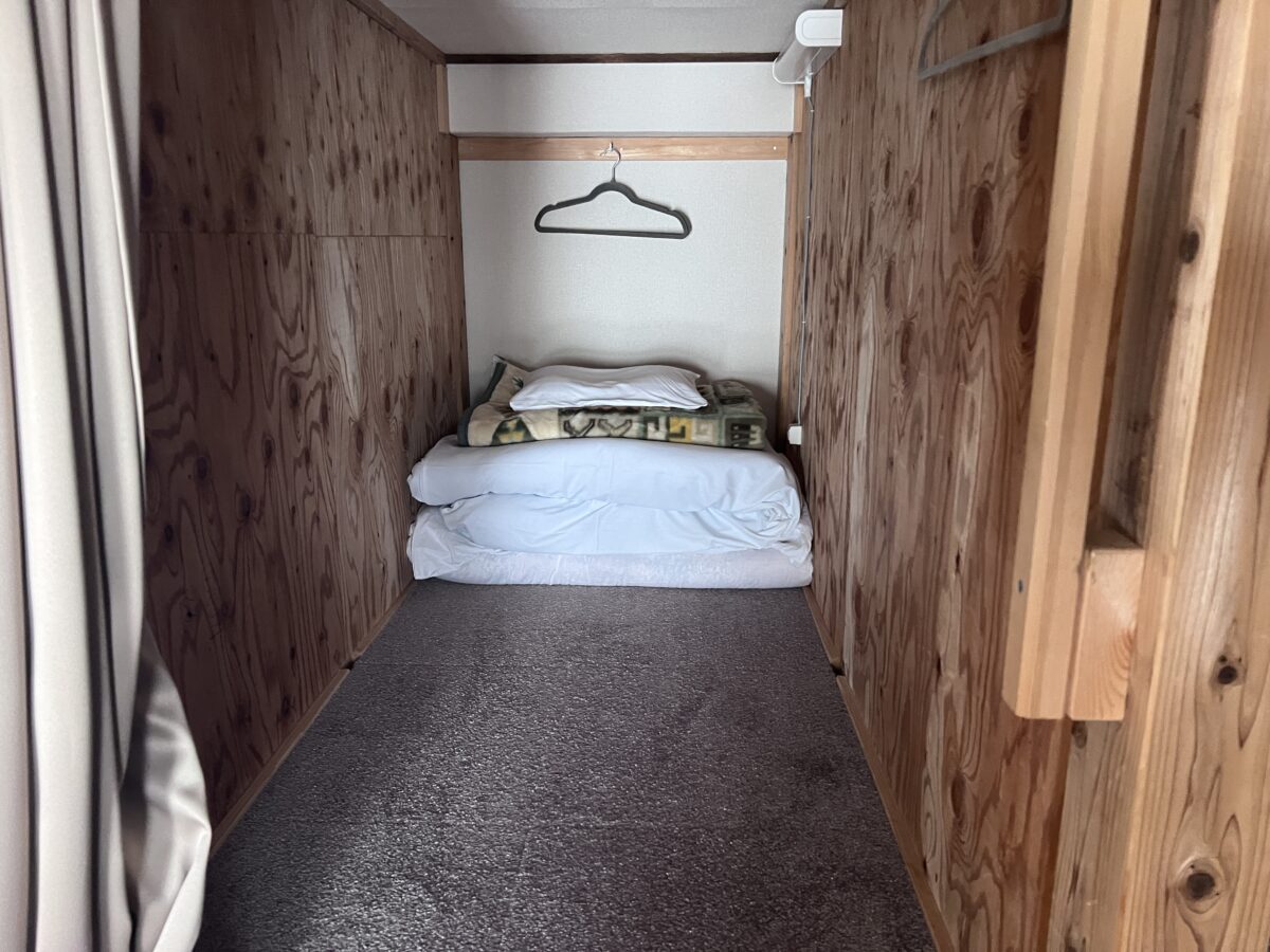 雷鳥荘のベッド